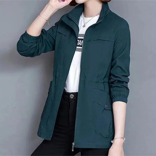 Brynn | Gabardina Ligera con Cintura Ajustable