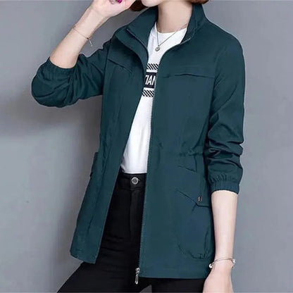 Brynn | Gabardina Ligera con Cintura Ajustable