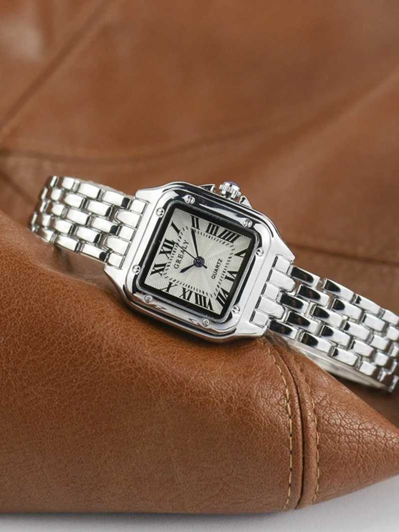 Rivelle | Reloj Cuadrado de Cuarzo con Brazalete Metálico