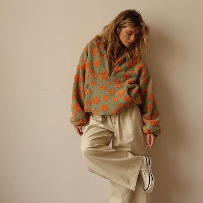 Solveig | Sudadera Oversize de Borreguito Floral con Media Cremallera
