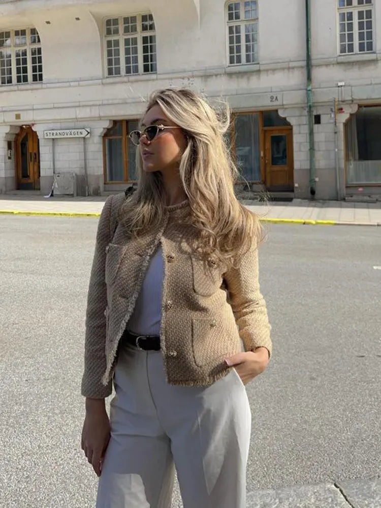 Fabienne | Chaqueta Corta de Tweed con Botones Dorados