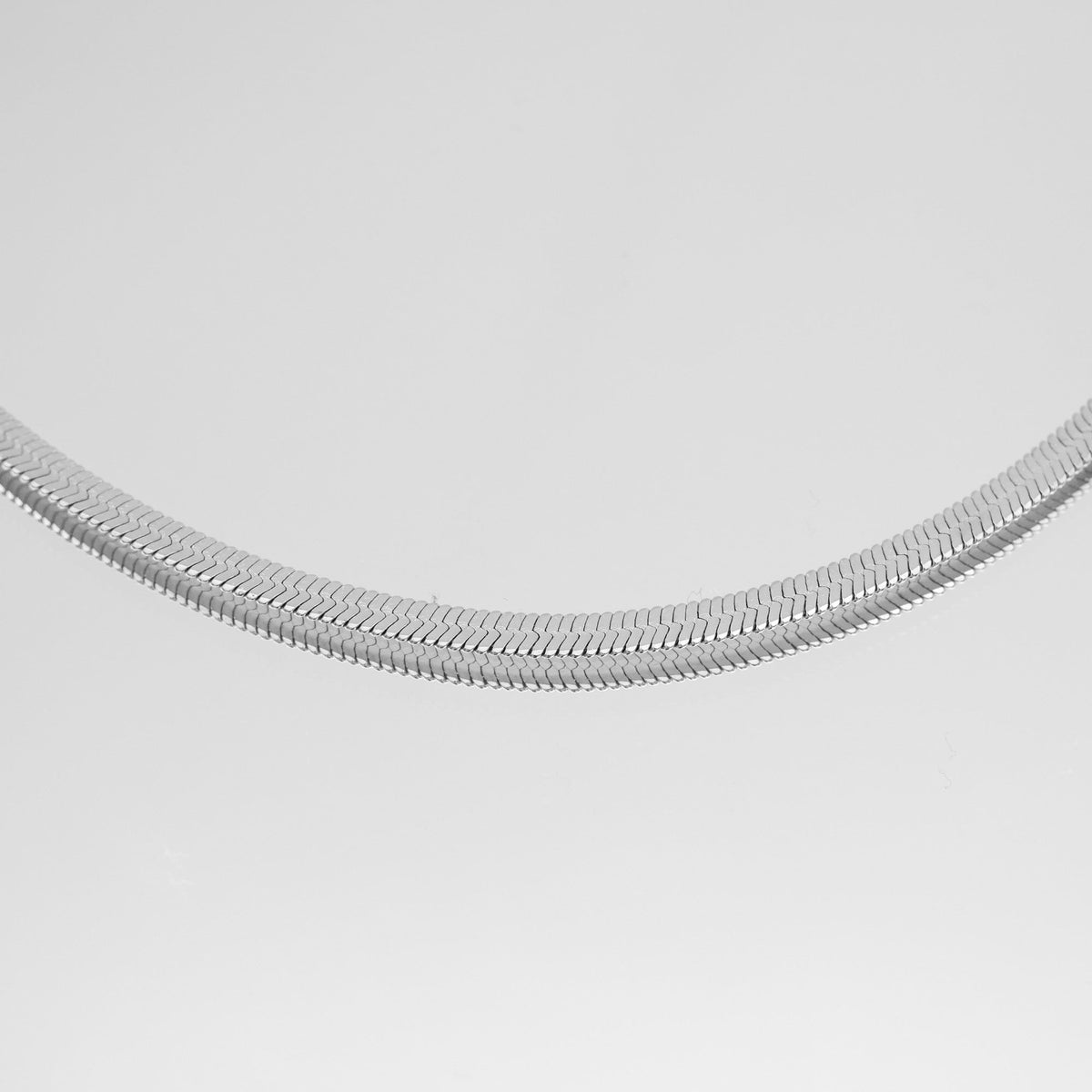 Collar de Cadena Plana de Espiga