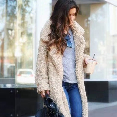 Alberte | Lang Afslappet Teddyfrakke med Hakrevers - StilfulltWomen's jacketsSKU_1789050901359_745CremeSAlberte | Lang Afslappet Teddyfrakke med Hakrevers