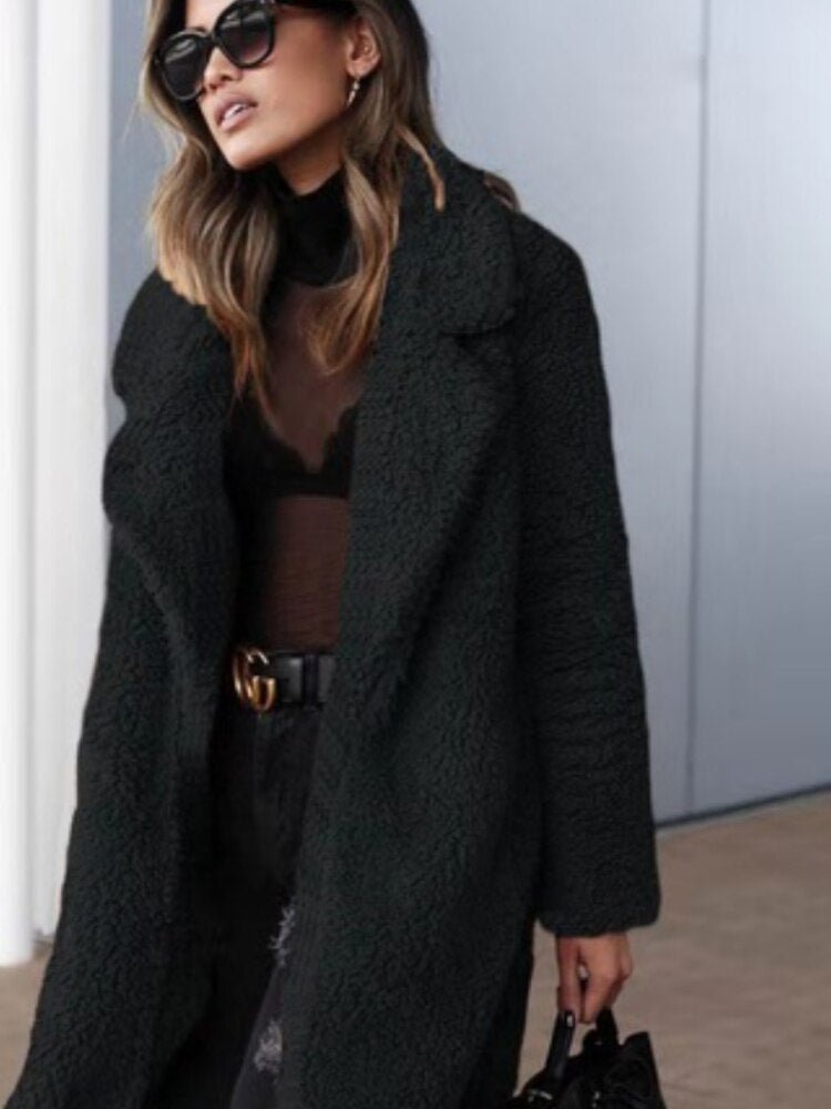 Alberte | Lang Afslappet Teddyfrakke med Hakrevers - StilfulltWomen's jacketsSKU_1789050901359_751SortSAlberte | Lang Afslappet Teddyfrakke med Hakrevers