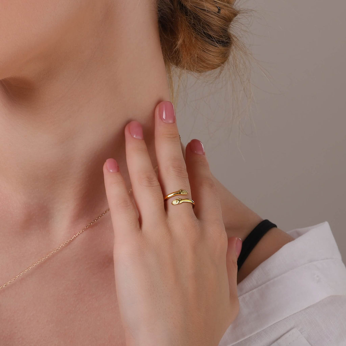 Amarante | Anillo Abierto de Manos Abrazadas - StilfulltWomen's jewelryPlateadoTalla únicaAmarante | Anillo Abierto de Manos Abrazadas