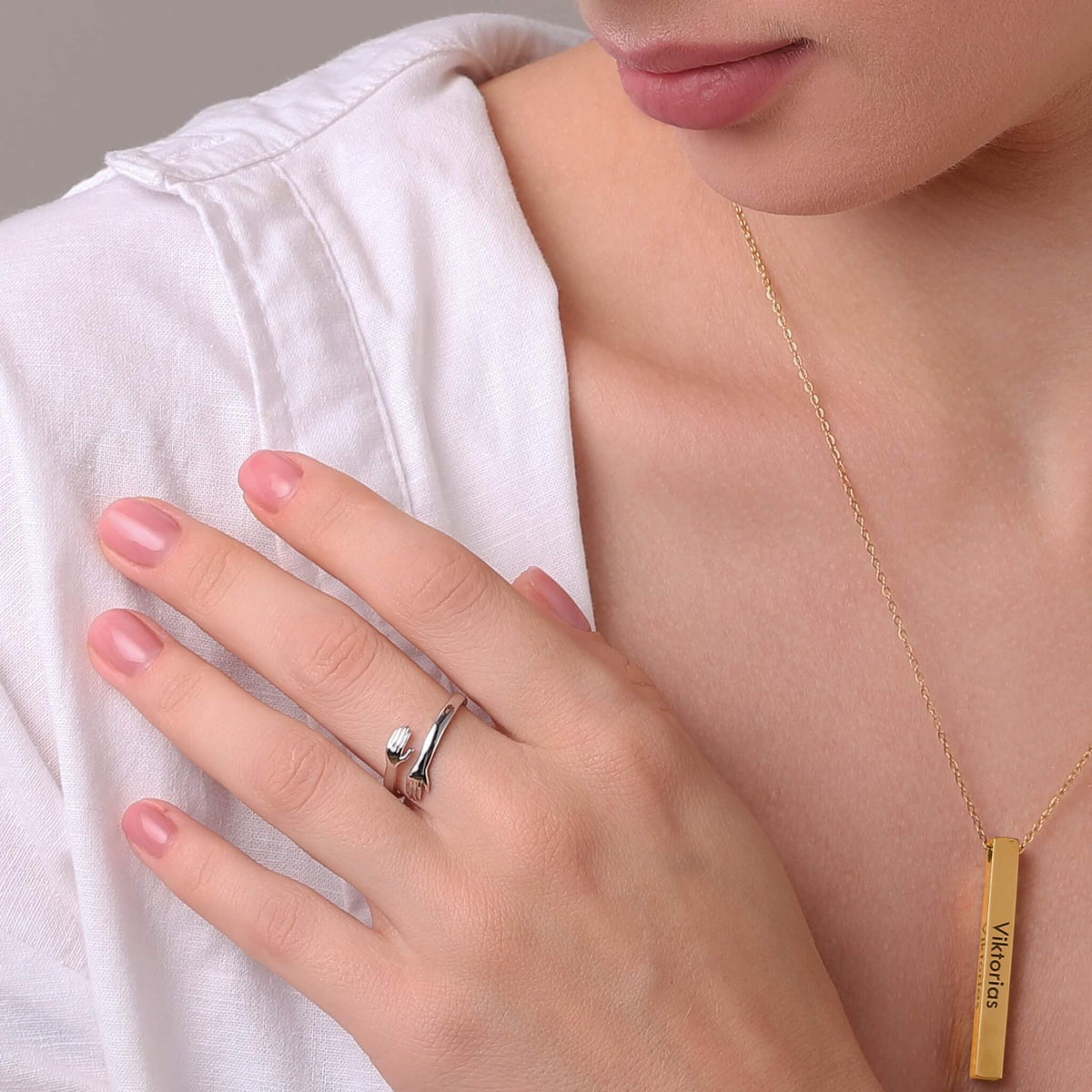 Amarante | Anillo Abierto de Manos Abrazadas - StilfulltWomen's jewelryPlateadoTalla únicaAmarante | Anillo Abierto de Manos Abrazadas
