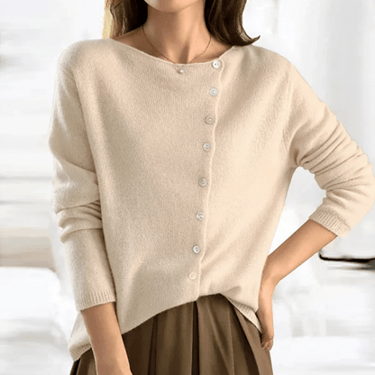 Anouk | Cárdigan de Punto con Botonadura Asimétrica - StilfulltWomen's sweatersBeigeSAnouk | Cárdigan de Punto con Botonadura Asimétrica