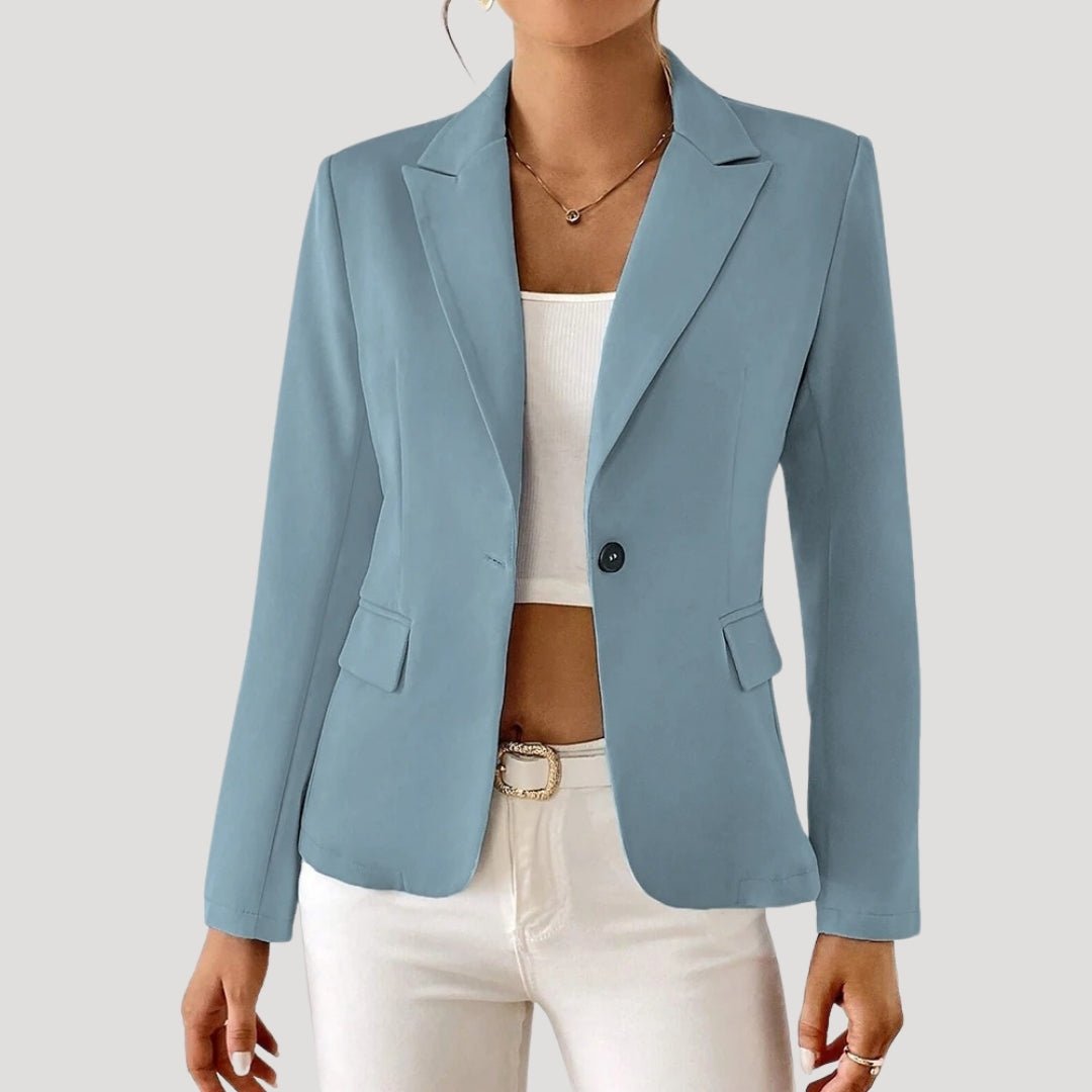 Asta | Figursyet Enkeltknappet Blazer med Bred Revers - StilfulltWomen's jacketsL-FGM3P6-026-KCLyserødSAsta | Figursyet Enkeltknappet Blazer med Bred Revers