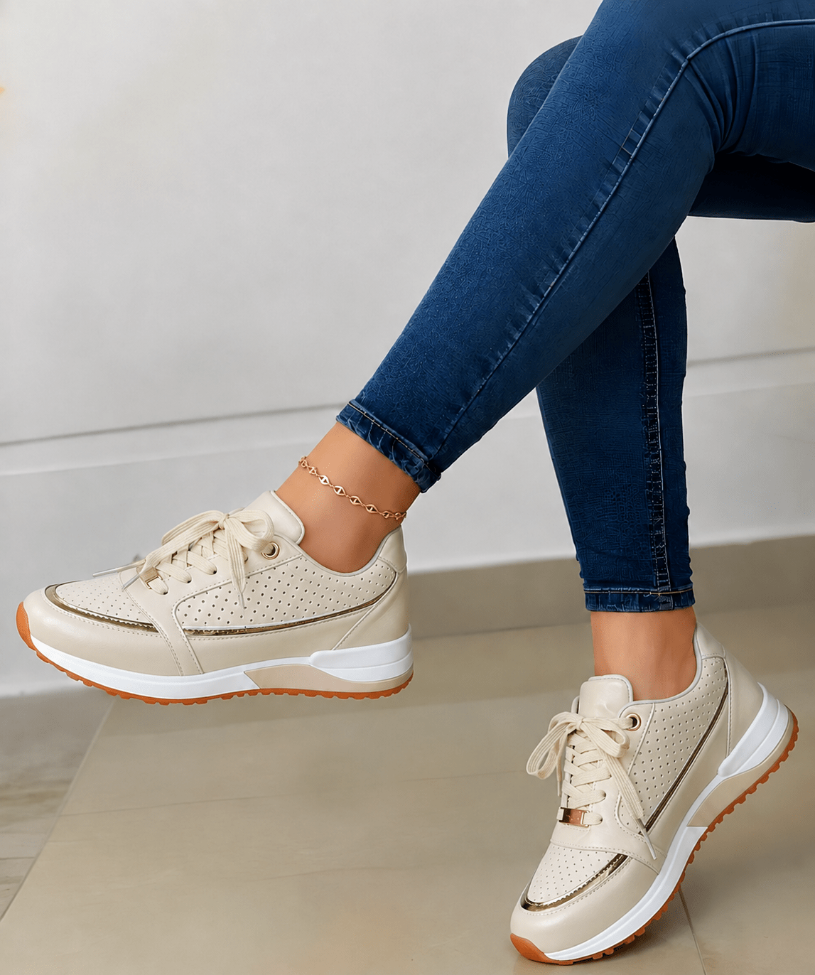 Aveline | Zapatillas Deportivas con Cuña Interna - StilfulltWomen's shoesBeige36Aveline | Zapatillas Deportivas con Cuña Interna