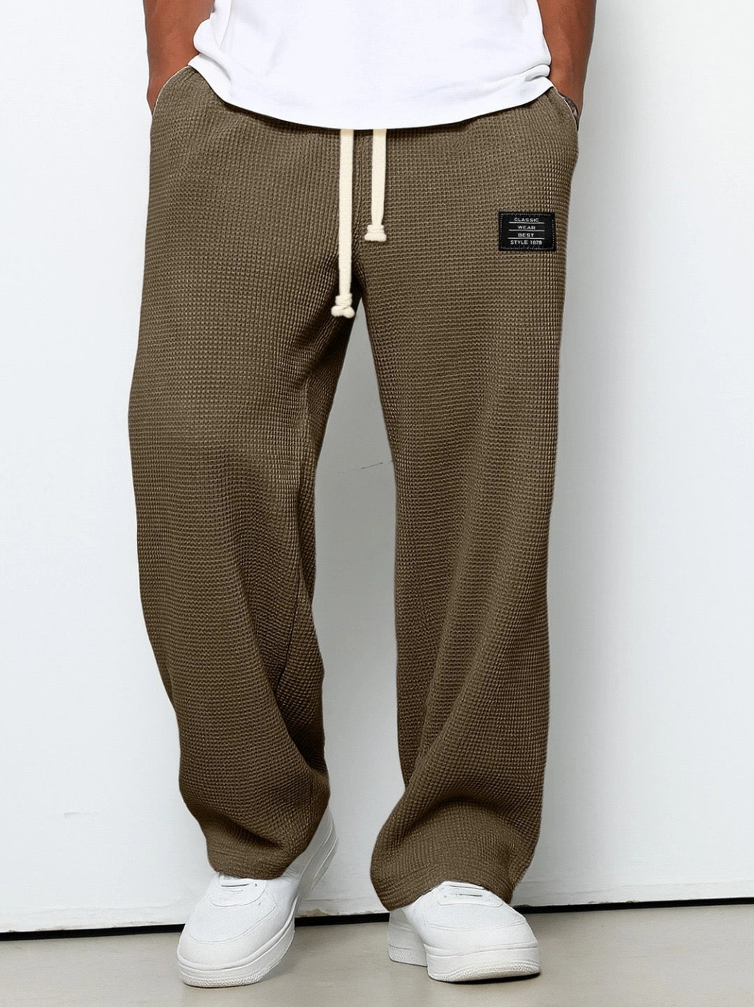 Baltasar | Pantalón Holgado de Tejido Gofrado con Cordón - StilfulltMen's pantsMarrón oscuroSBaltasar | Pantalón Holgado de Tejido Gofrado con Cordón