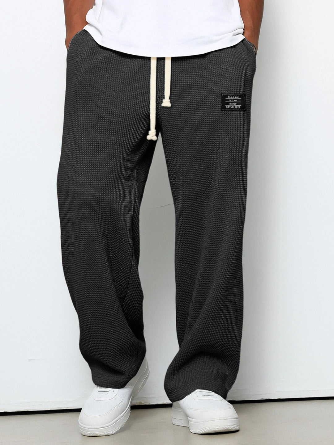 Baltasar | Pantalón Holgado de Tejido Gofrado con Cordón - StilfulltMen's pantsNegroSBaltasar | Pantalón Holgado de Tejido Gofrado con Cordón