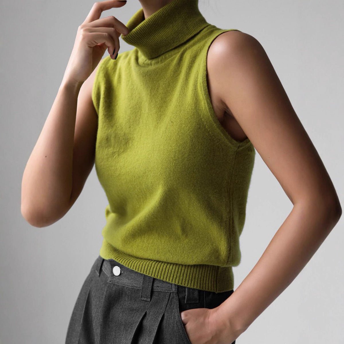 Blair | Top de Punto Sin Mangas con Cuello Alto - StilfulltWomen's sweatersVerdeSBlair | Top de Punto Sin Mangas con Cuello Alto