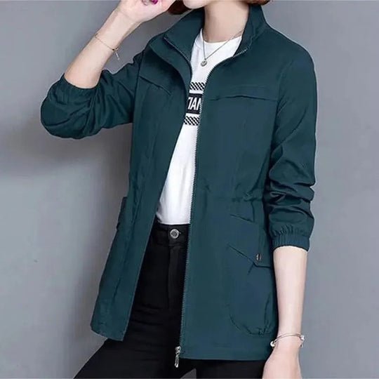 Brynn | Gabardina Ligera con Cintura Ajustable - StilfulltWomen's jacketsBeigeMBrynn | Gabardina Ligera con Cintura Ajustable