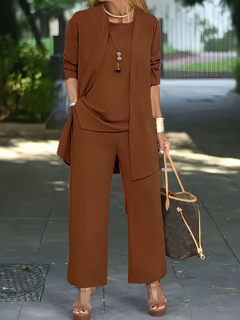 Carmela | Conjunto de Tres Piezas con Chaqueta Larga y Pantalón Ancho - StilfulltWomen's outfit setsYC6IGY98Marrón oscuroXSCarmela | Conjunto de Tres Piezas con Chaqueta Larga y Pantalón Ancho