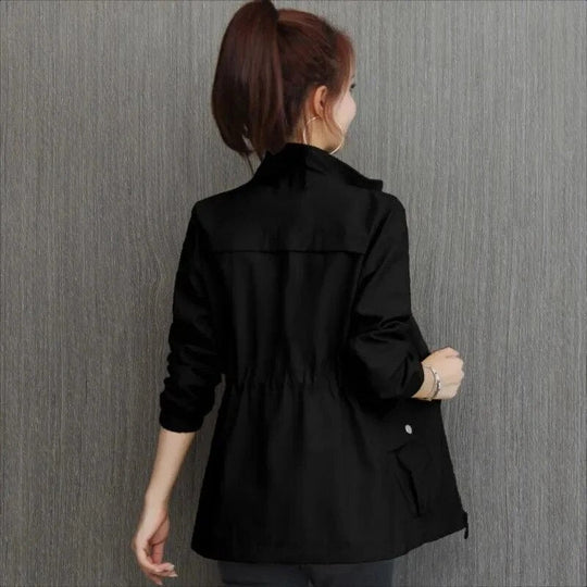 Brynn | Gabardina Ligera con Cintura Ajustable