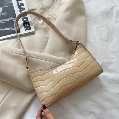 Solveig | Bolso Baguette con Relieve de Cocodrilo