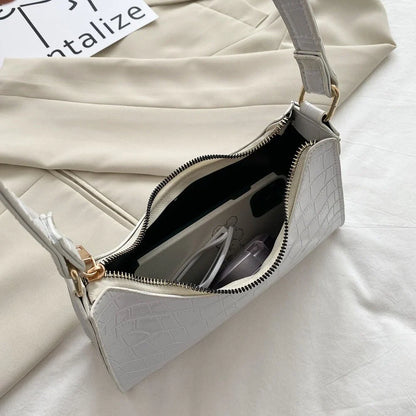 Solveig | Bolso Baguette con Relieve de Cocodrilo