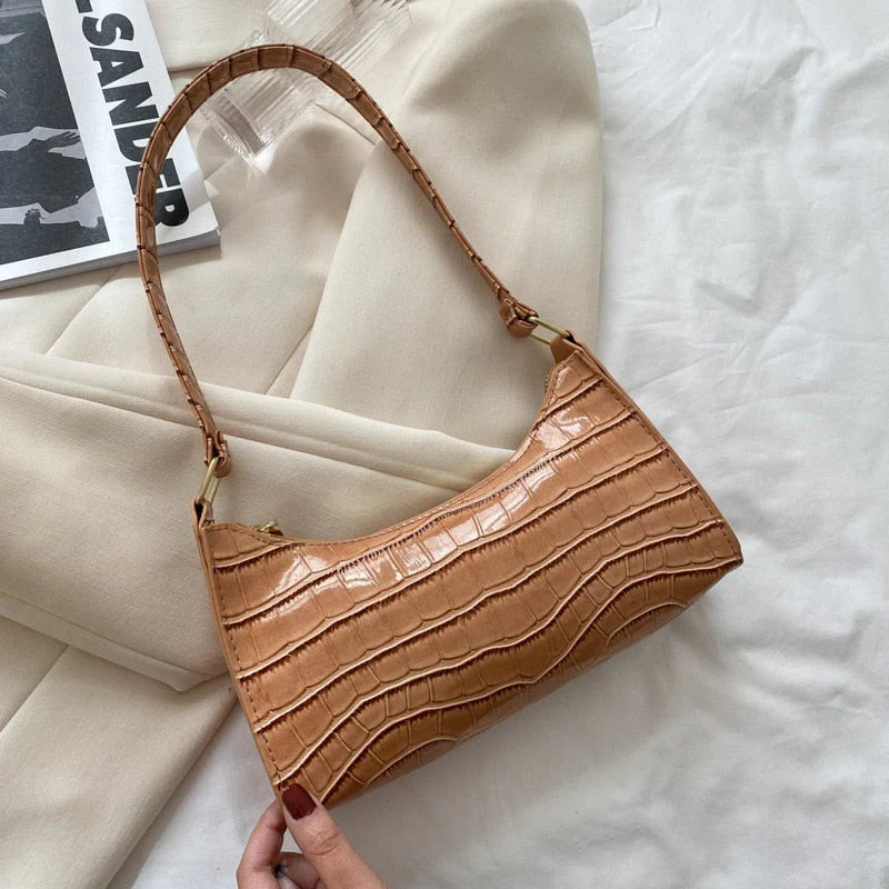 Solveig | Bolso Baguette con Relieve de Cocodrilo