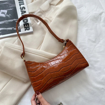 Solveig | Bolso Baguette con Relieve de Cocodrilo