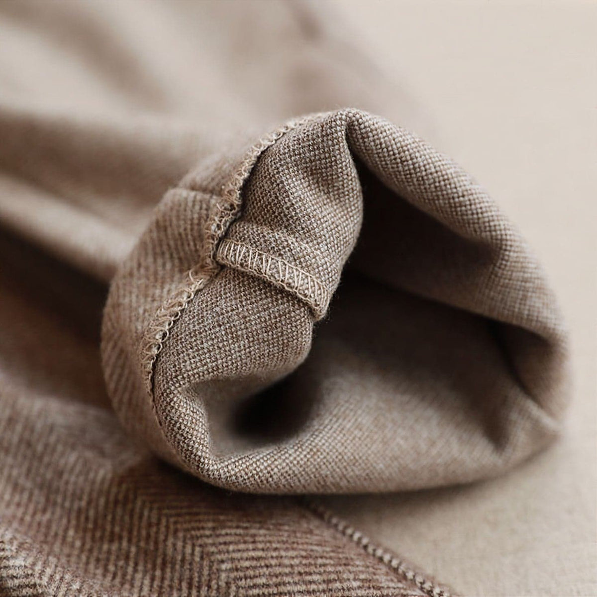Eulalia | Pantalón de Tiro Alto en Espiga - StilfulltMen's pantsGrisXSEulalia | Pantalón de Tiro Alto en Espiga