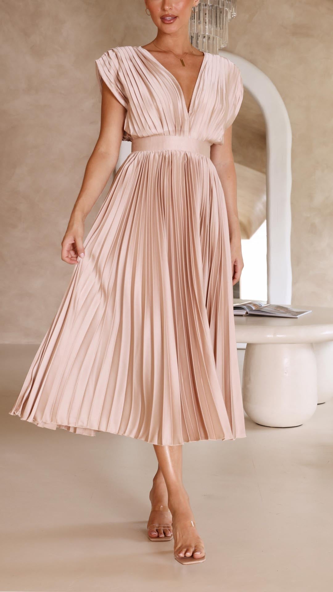 Ilvra | Klänning med djup urringning Elegant och raffinerad - StilfulltdressD3-YB403001ChampagneSIlvra | Klänning med djup urringning Elegant och raffinerad
