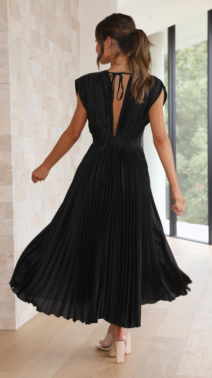 Ilvra | Klänning med djup urringning Elegant och raffinerad - StilfulltdressD3-YB403005SvartSIlvra | Klänning med djup urringning Elegant och raffinerad