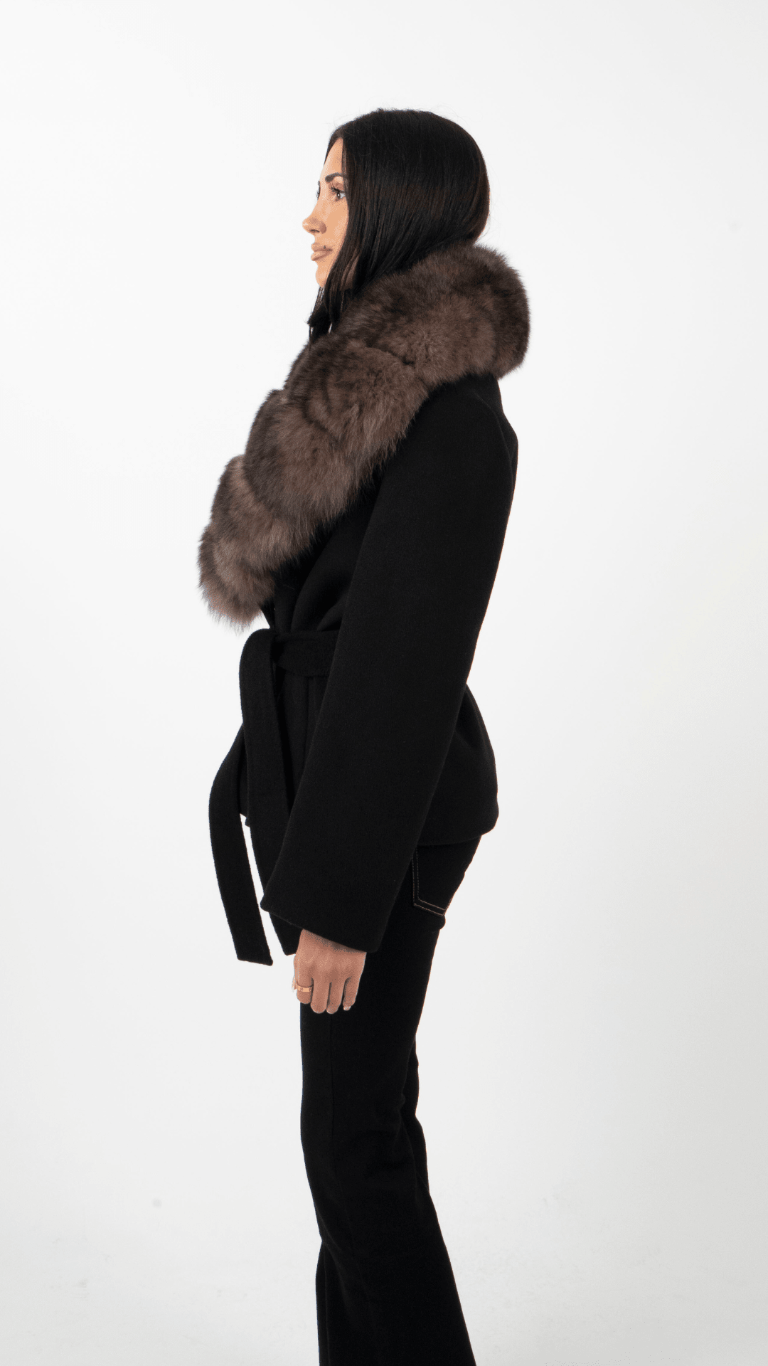 Josefine | Kort Taljeret Vinterjakke med Kunstpelskrave - StilfulltWomen's jackets17164751799746XSJosefine | Kort Taljeret Vinterjakke med Kunstpelskrave
