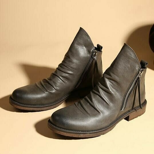 Leonard men's ruched leather ankle boots in grey