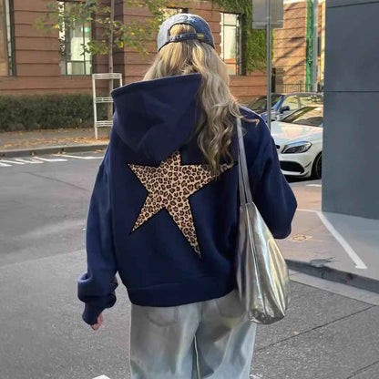 Liva | Afslappet Oversized Hættetrøje med Leopardstjerne - StilfulltWomen's sweatersBlåSLiva | Afslappet Oversized Hættetrøje med Leopardstjerne