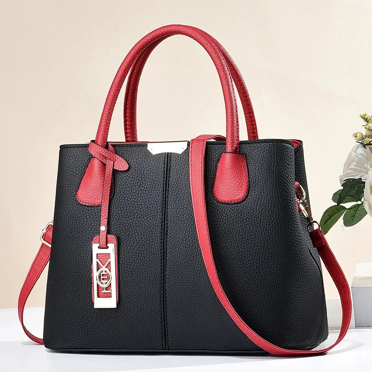 Lucienne | Bolso de Mano Estructurado con Bandolera - StilfulltWomen's handbagsVER25BLAVER9816Negro y rojoLucienne | Bolso de Mano Estructurado con Bandolera