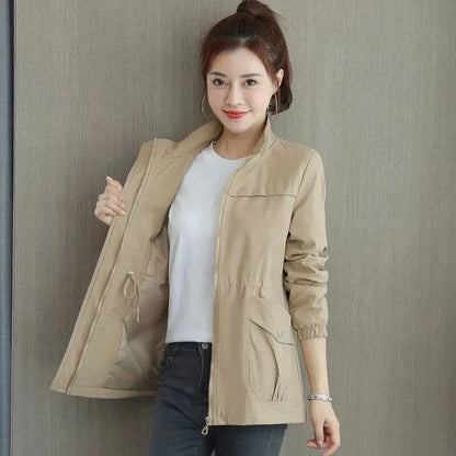 Maren | Chaqueta Ligera Ajustable de Primavera - StilfulltWomen's jacketsDWOD5-KL184001CaquiMMaren | Chaqueta Ligera Ajustable de Primavera