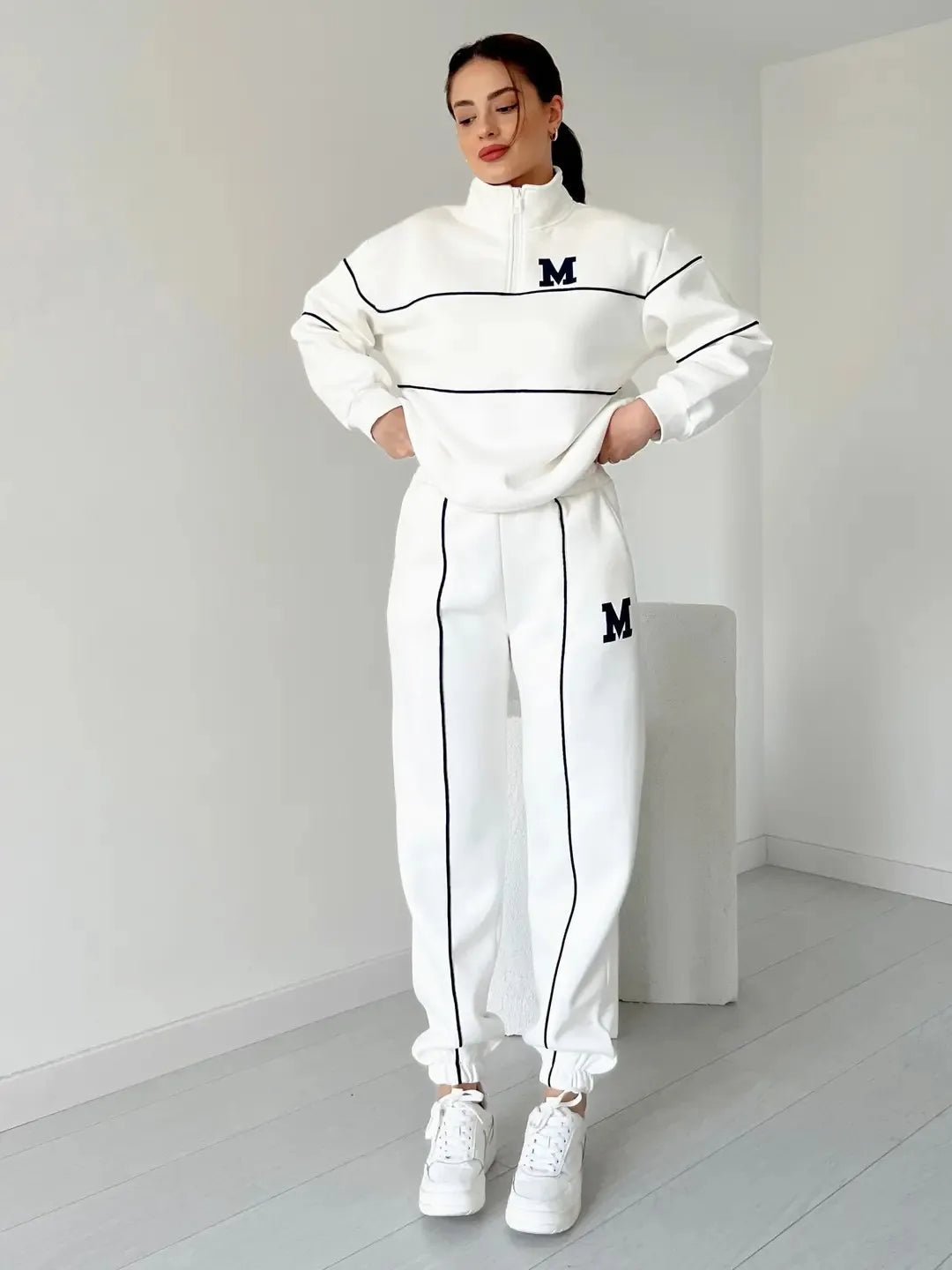 Renata | Conjunto Deportivo de Media Cremallera - StilfulltWomen's outfit setsP0235 - VarmDragt - White S - 1 pcWitSRenata | Conjunto Deportivo de Media Cremallera