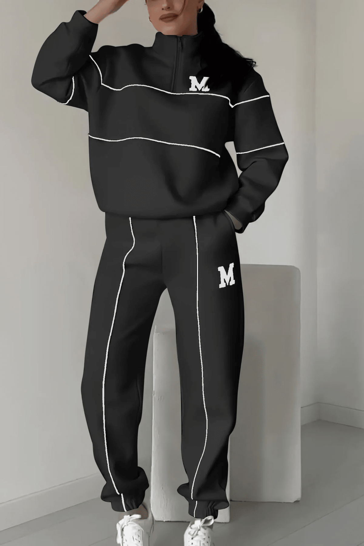 Renata | Conjunto Deportivo de Media Cremallera - StilfulltWomen's outfit setsP0235 - VarmDragt - Black S - 1 pcZwartSRenata | Conjunto Deportivo de Media Cremallera
