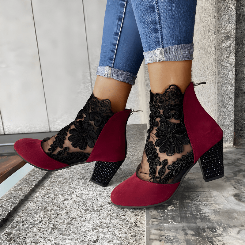Rosalind | Botines de Encaje Floral con Tacón Ancho - StilfulltWomen's shoesRojo35Rosalind | Botines de Encaje Floral con Tacón Ancho