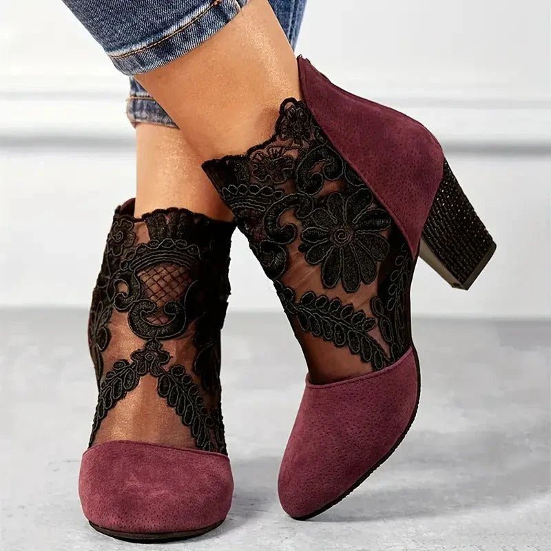 Rosalind | Botines de Encaje Floral con Tacón Ancho - StilfulltWomen's shoesRojo35Rosalind | Botines de Encaje Floral con Tacón Ancho