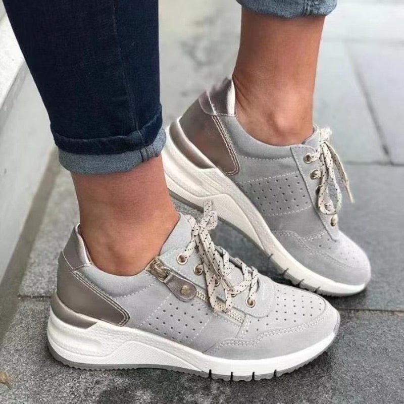 Rosalind | Zapatillas Perforadas Acolchadas con Cuña - StilfulltWomen's shoesGN305020Gris36Rosalind | Zapatillas Perforadas Acolchadas con Cuña