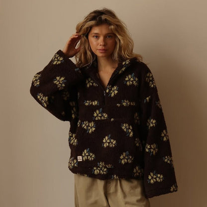 Solveig | Sudadera Oversize de Borreguito Floral con Media Cremallera - StilfulltWomen's sweatersMarrónSSolveig | Sudadera Oversize de Borreguito Floral con Media Cremallera