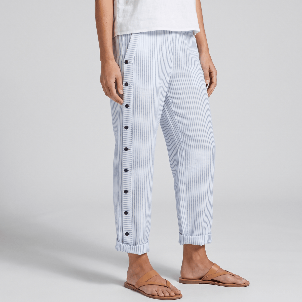 Tatum | Pantalón Recto con Panel de Rayas y Botones - StilfulltWomen's pantsAzulXSTatum | Pantalón Recto con Panel de Rayas y Botones