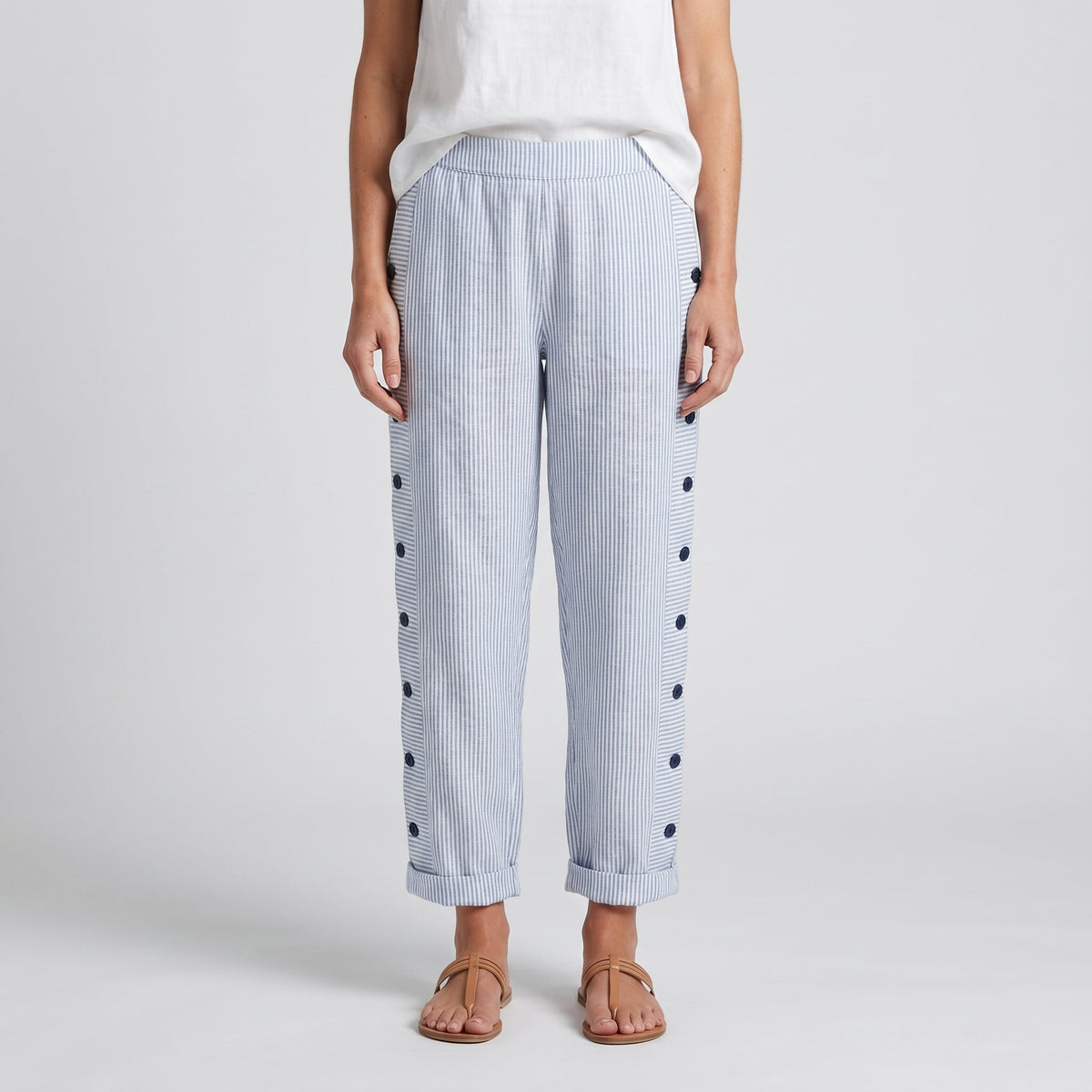 Tatum | Pantalón Recto con Panel de Rayas y Botones - StilfulltWomen's pantsRosaXSTatum | Pantalón Recto con Panel de Rayas y Botones