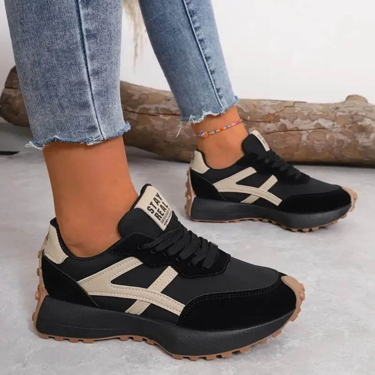 Thalia | Zapatillas Retro de Suela Dentada - StilfulltWomen's shoesNegro/Beige35Thalia | Zapatillas Retro de Suela Dentada