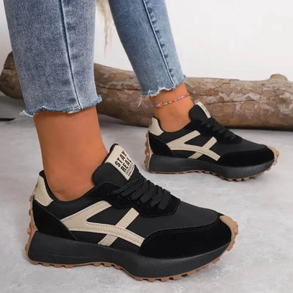 Thalia | Zapatillas Retro de Suela Dentada - StilfulltWomen's shoesNegro/Beige35Thalia | Zapatillas Retro de Suela Dentada