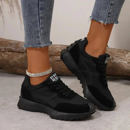 Thalia | Zapatillas Retro de Suela Dentada - StilfulltWomen's shoesNegro35Thalia | Zapatillas Retro de Suela Dentada