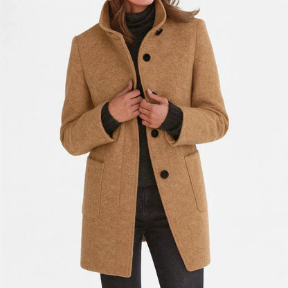 Thea | Abrigo de Lana Recto con Cuello Alto - StilfulltWomen's jacketsCaquiSThea | Abrigo de Lana Recto con Cuello Alto