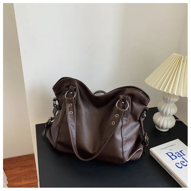 Thea | Bolso Tote de Piel Vegana con Bandolera - StilfulltWomen's handbagsDBAD5-KY705004MarrónThea | Bolso Tote de Piel Vegana con Bandolera