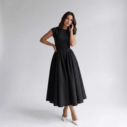Everly | Vestido Midi Entallado con Vuelo