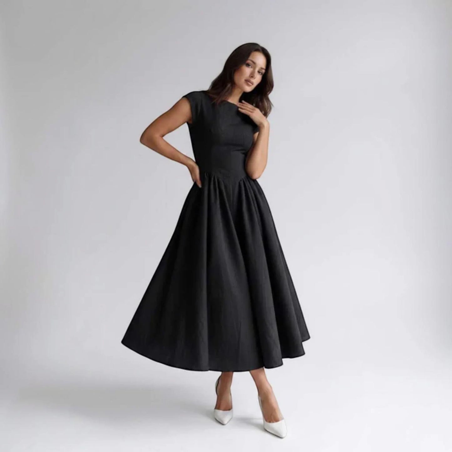 Everly | Vestido Midi Entallado con Vuelo