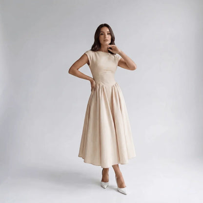 Everly | Vestido Midi Entallado con Vuelo